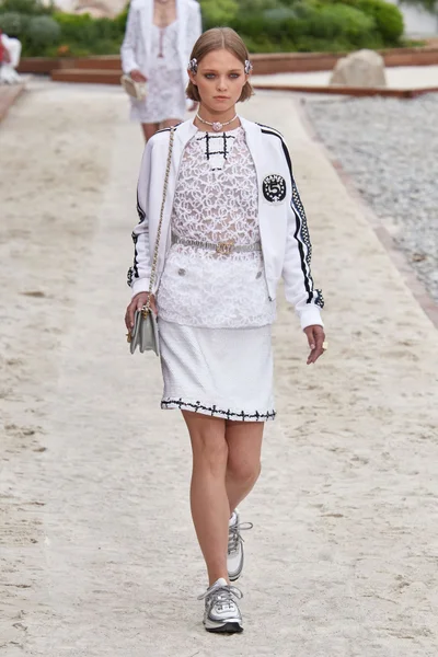 Look 34
